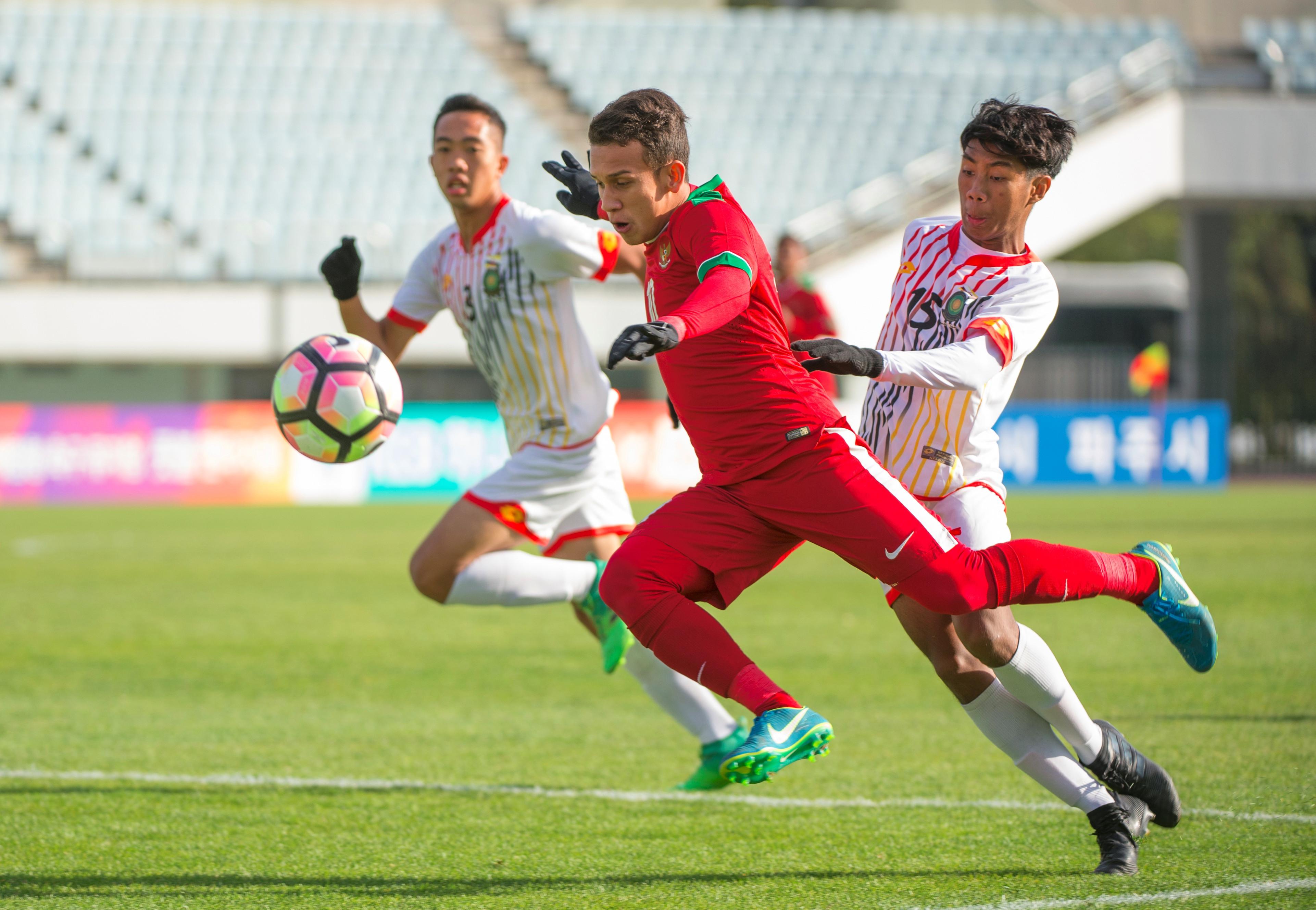 Penyerang Timnas U-19 Egy Maulana dalam laga melawan Brunei Darussalam, Selasa (31/10/2017). (AFP / KIM DOO-HO)