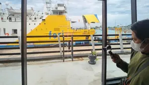 PT. ASDP Indonesia Ferry untuk mempermudah penumpang dalam pembelian tiket penyeberangan kapal di pelabuhan-pelabuhan yang tersebar di seluruh Indonesia secara online