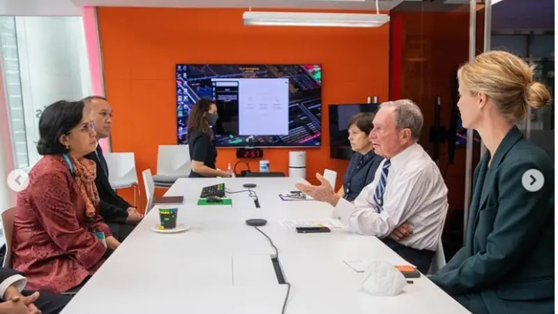 Sri Mulyani bertemu dengan Michael Bloomberg di New York (Foto: Instagram Sri Mulyani)