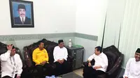 Ketum Partai Golkar Setya Novanto menyambangi Kantor PWNU Jatim di Surabaya, Sabtu (25/6/2016). (Foto: Istimewa)