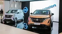 Nissan Ariya dan Nissan Sakura menghiasi booth Nissan di GIIAS 2024.