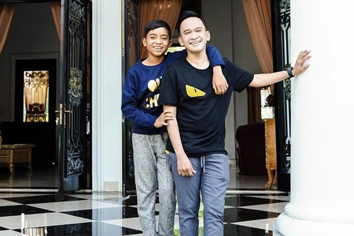 Ruben Onsu Tak Terima Foto Betrand Peto Diedit Berkepala Binatang, Ini 7 Potret Kedekatannya