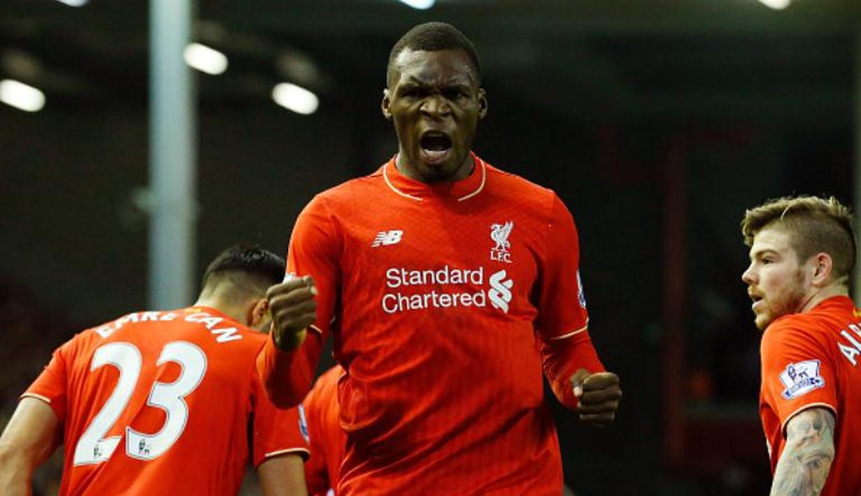 Christian Benteke. Striker 30 tahun ini didatangkan Liverpool dari Aston Villa pada 2017/2018 dengan biaya 46,5 juta euro. Ia hanya tampil dalam 42 laga dengan mencetak 10 gol. Ia lantas dilepas ke Crystal Palace di musim berikutnya dengan nilai transfer 31,2 juta euro. (Foto: AFP/Lindsey Parnaby)