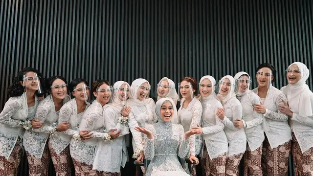 6 Potret Bridesmaid di Lamaran Lesty Kejora, Bertabur Bintang