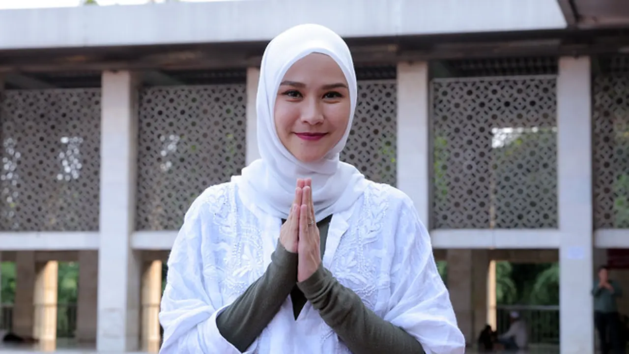 [Bintang] Zaskia Adya Mecca