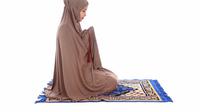 Ilustrasi Berdoa Setelah Selesai Sholat Dhuha Credit: shutterstock.com