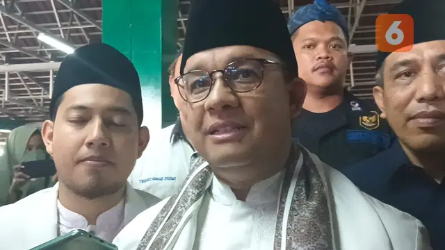 Anies Baswedan, Capres Nasdem, Usai Ziarah Di Makam Sultan Banten. (Selasa, 24/01/2023). (Yandhi Deslatama/Liputan6.com).