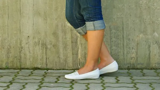 Sepatu teplek juga berbahaya untuk kaki/copyright: healthista