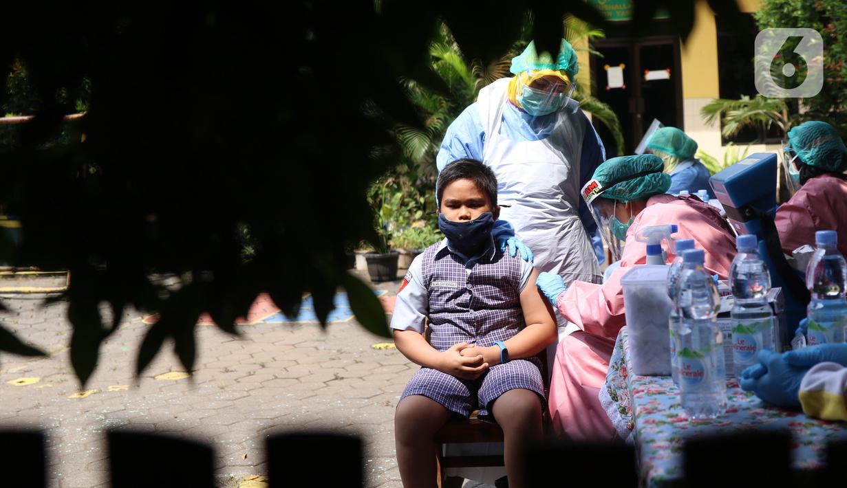 FOTO: Imunisasi bagi Siswa Sekolah Dasar di Kota Tangerang ...