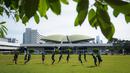 Latihan yang digelar di lapangan sepak bola DPR/MPR RI itu digunakan untuk mematangkan taktik, menambah kekompakan, dan meningkatkan komunikasi antar pemain. (Bola.com/Bagaskara Lazuardi)