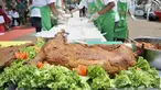 Daging kurban ala hotel bintang lima terlihat saat peluncuran Dapur Kurban di Monas, Jakarta, Senin (12/8/2019). Pemprov DKI Jakarta menggandeng juru masak profesional dalam mengolah daging kurban. (merdeka.com/Iqbal Nugroho)