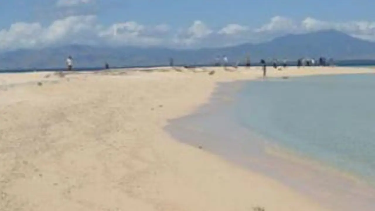  Tour de Flores Bakal Melirik Keindahan Pulau Pasir Putih Rii Taa