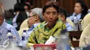 Menteri Kelautan dan Perikanan Susi Pudjiastuti saat Raker dengan Komisi IV DPR, Jakarta, Rabu (13/4/2016). Raker tersebut membahas Reklamasi Teluk Jakarta dan Reklamasi Tanjung Benoa Bali. (Liputan6.com/Johan Tallo)