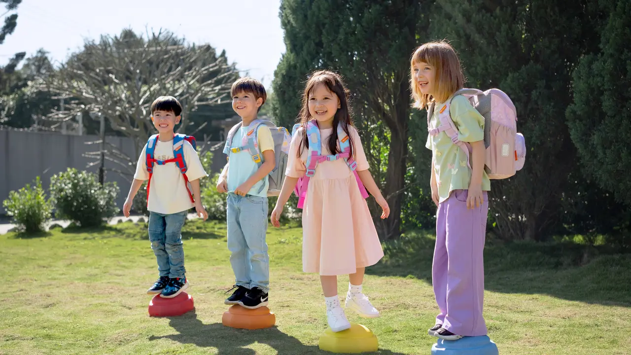 Tas Sekolah Bukan Sekadar Gaya, Pentingnya Desain Ergonomis untuk Tumbuh Kembang Anak