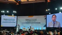 Bakal Calon Presiden dari Koalisi Indonesia Maju Prabowo Subianto dalam Sarasehan 100 Ekonom Indonesia, di Jakarta, Rabu (8/11/2023). (Arief/Liputan6.com)