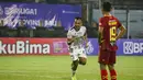 Akhirnya Bali United menambah gol ketiganya di menit ke-81 oleh Irfan Jaya. Mantan pemain PSS Sleman tersebut menerima umpan tarik ke kotak penalti yang kemudian melakukan tendangan terukur ke gawang Bhayangkara. (Bola.com/Maheswara Putra)