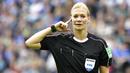 6. Bibiana Steinhaus - Bibiana merupakan salah satu wasit dengan prestasi yang cukup membanggakan. Wasit asal Jerman ini menjadi wasit perempuan pertama di kompetisi Liga Jerman. (AFP/ Tobias Schwarz)