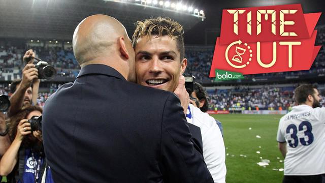 Cristiano Ronaldo mengindikasikan bertahan di Santiago Bernabeu musim depan sekaligus mengakhiri teka-teki masa depannya di Real Madrid.