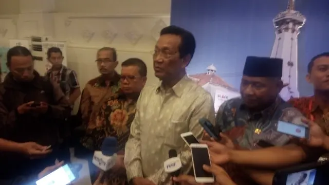 Kepala Badiklitpensos Kemensos Harry Z Soeratin, Gubernur DIY Sultan HB X dan Ketua Komisi VIII DPR RI
