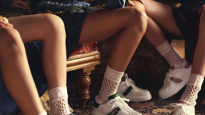 Dior Rilis Sneakers  Terbaru Dengan  Desain Bold Sekaligus 