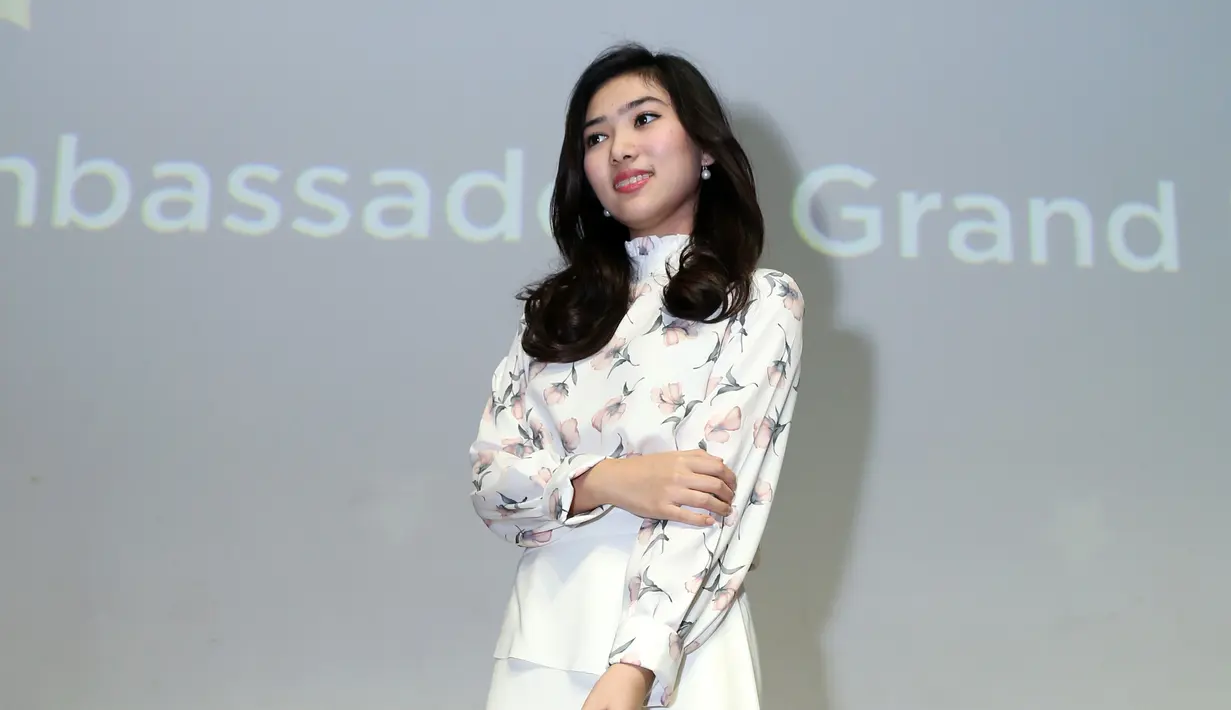 "Kelas 2 SMA aku pengen sekolah musik dan ketemu di Singapura. Aku lucky banget, aku dapet fast track, jadi nggak usah lulus SMA, asal punya sertifikat musik bisa ikut audisi. Terus lolos audisi, aku 'yes nggak UN'," tuturnya. (Adrian Putra/Bintang.com)