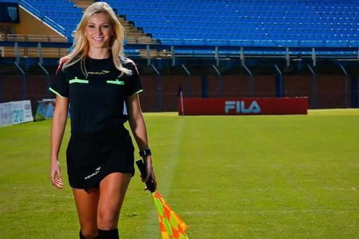 Fernanda Colombo - Sepak Bola