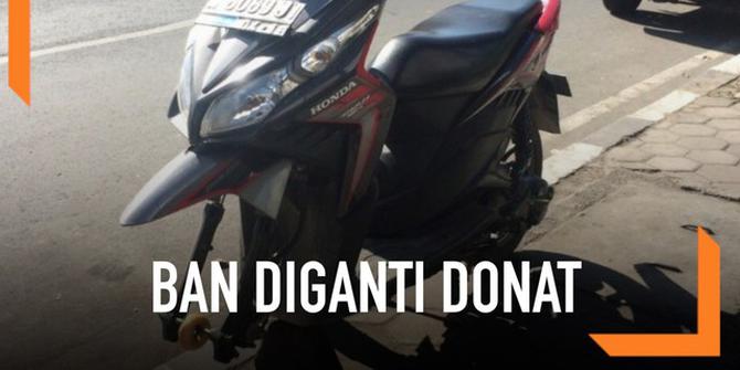 VIDEO: Parkir Sembarangan, Ban Motor Diganti Donat