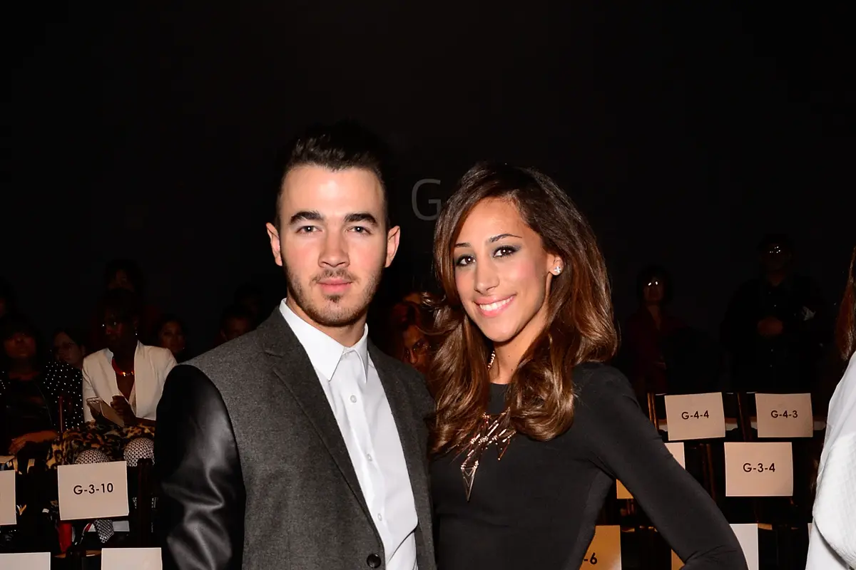 [Bintang] Kevin Jonas dan Danielle Deleasa Sambut Kehamilan Anak Kedua