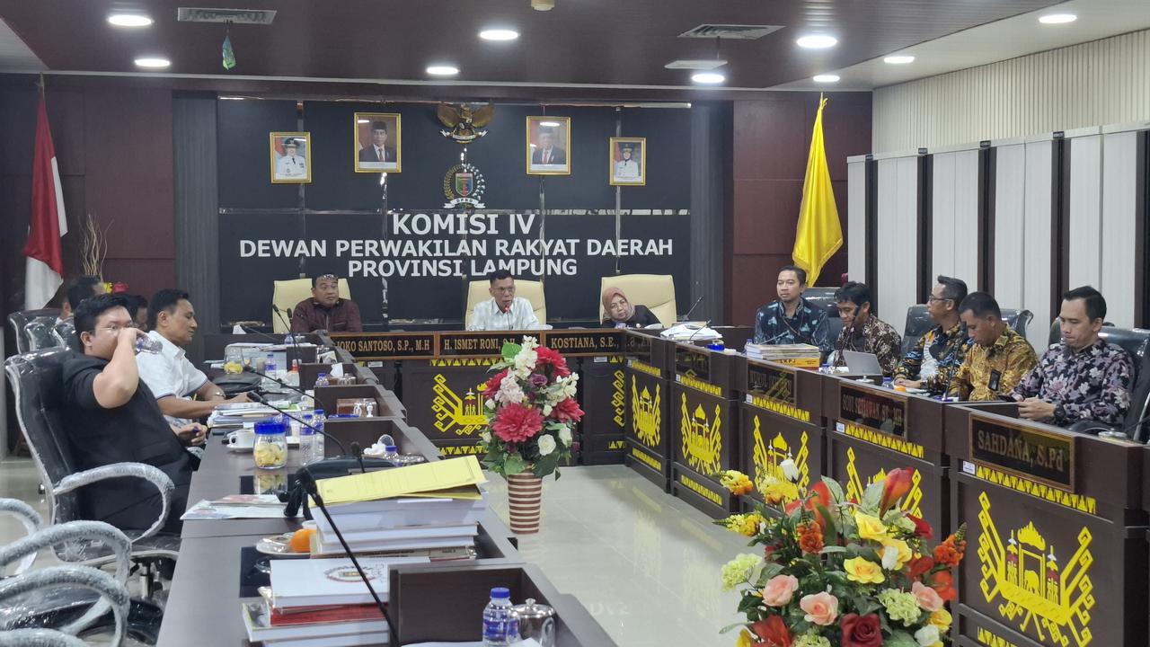 RDP Komisi IV DPRD Lampung bersama PLN UID Lampung mengenai pemadaman listrik yang terjadi 2 hari, hingga banyak merugikan warga. Foto : (Liputan6.com/Ardi).