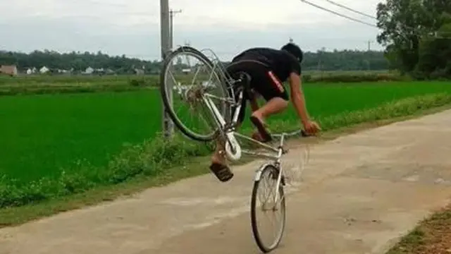 7 Momen Apes saat Berpergian Ini Bikin Geleng Kepala