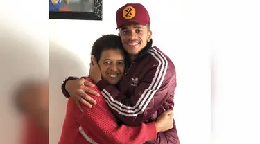 Ibu pemain Timnas Brasil, Taison, menjadi korban penculikan. Rosângela Freda diculik pada hari Senin oleh komplotan penculik yang menyamar menjadi pengantar bunga.