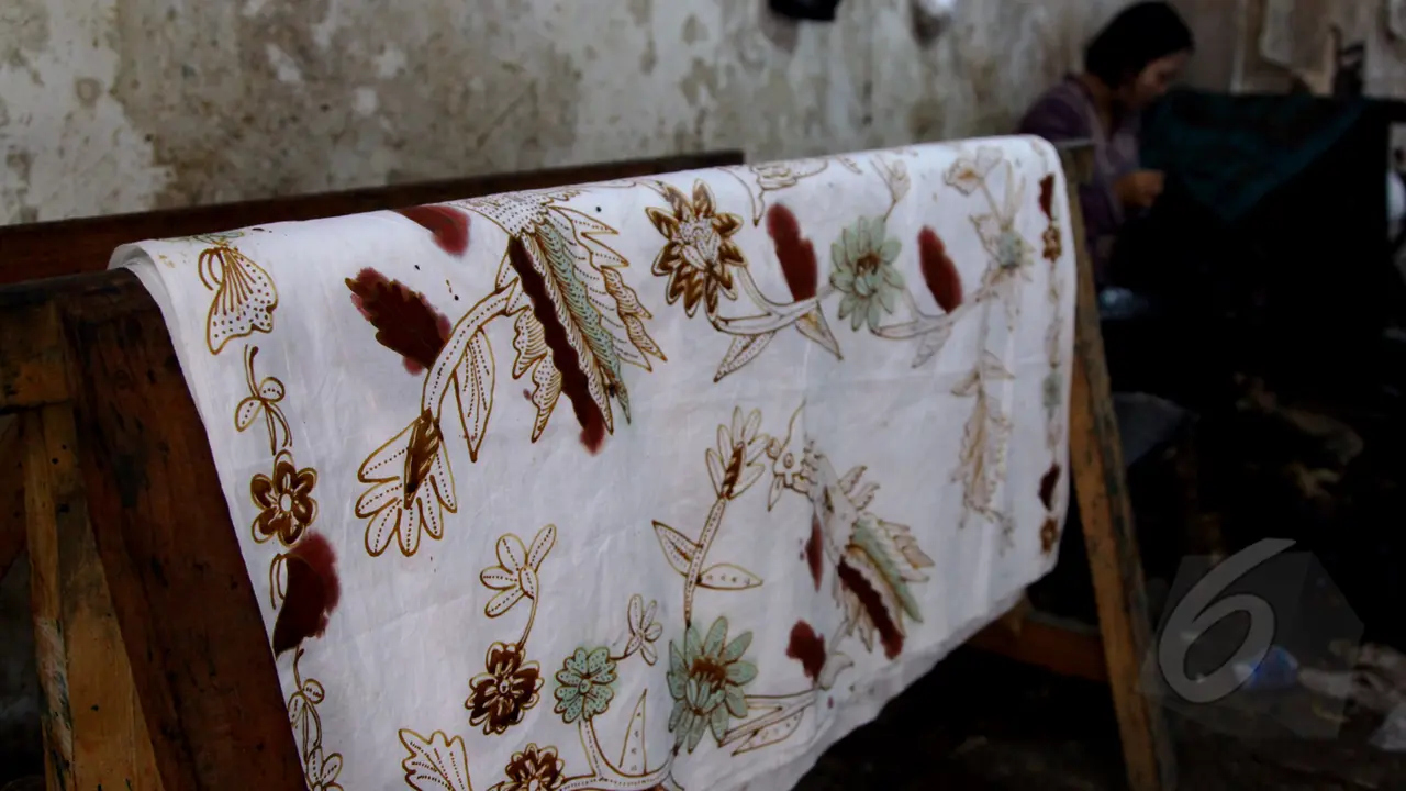  Begini Proses Pembuatan Batik Tulis Khas Sidoarjo