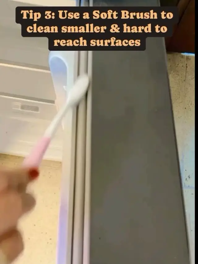 Bukan Pakai Pasta, Begini Trik Netralisir Bau Tidak Sedap pada Kulkas