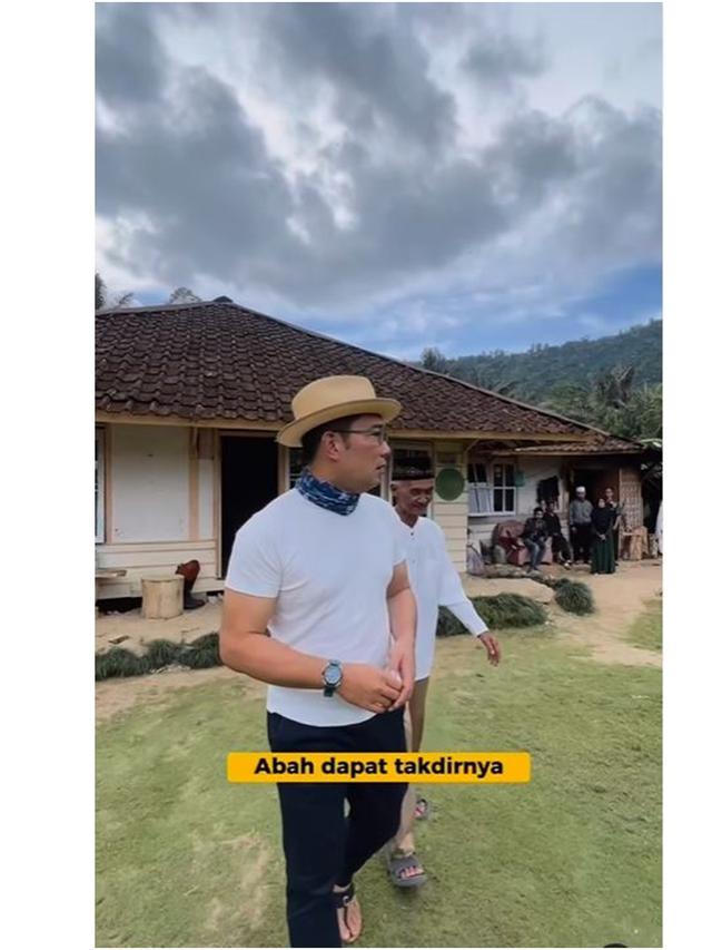 6 Potret Ridwan Kamil Sambangi Rumah Abah Jajang, Tempuh Waktu 3 Jam Naik Motor