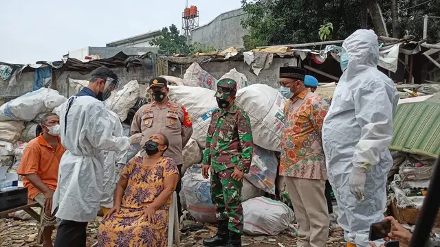 Puluhan Pemulung Jadi Sasaran Swab Test di Sukmajaya Depok