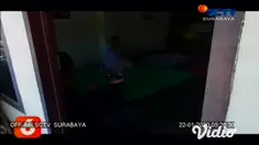 Seorang bocah laki-laki di Jember, Jawa Timur hidup dalam kondisi memprihatinkan akibat sakit yang diderita. Bocah yang menginjak usia 8 tahun hanya memilik berat badan 5 kg ketidakmampuan keluarga untuk membawa berobat ke rumah sakit.