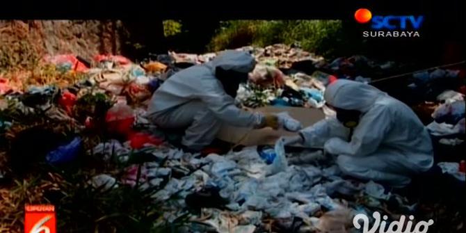 VIDEO: Sampah Popok Menumpuk di Sungai Mojokerto