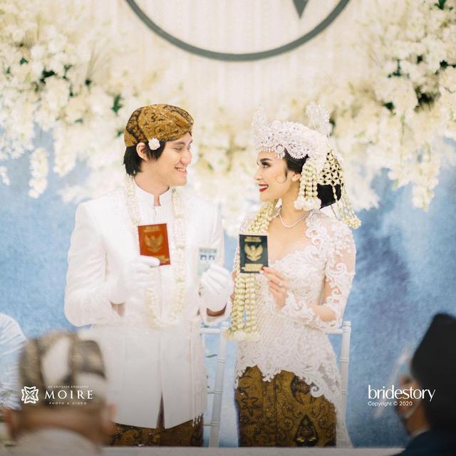 6 Potret Pernikahan Kevin Aprilio dan Vicy Melanie, Hanya Dihadiri Keluarga