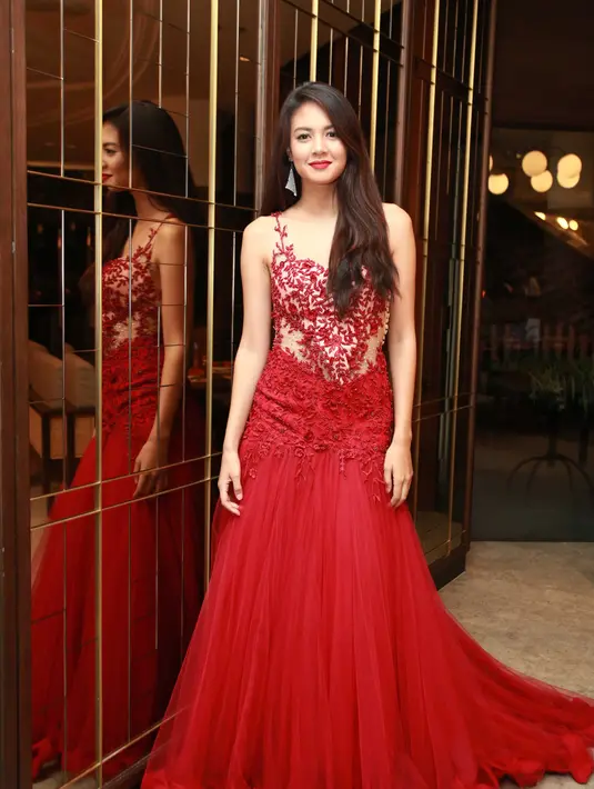 Dalam film yang rencananya dirilis pada 5 Oktober mendatang, ia berperan sebagai Asri. Seorang mahasiswi yang ditaksir oleh dua orang cowok Olip diperankan oleh Deva Mahendra dan Doni diperankan Richard Kyle. (Nurwahyunan/Bintang.com)