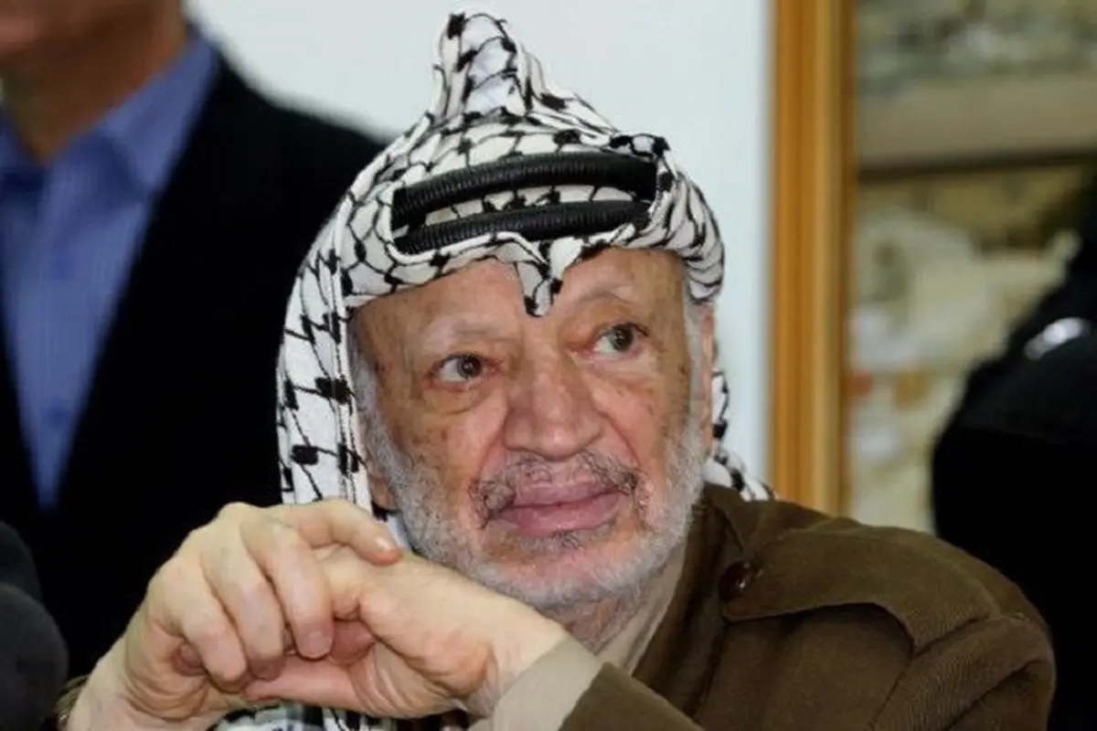 Yasser Arafat meninggal dunia di Prancis pada 11 November 2004