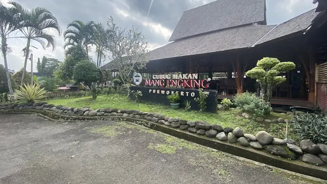 Rekomendasi Tempat Makan Enak Dekat Menara Teratai Purwokerto