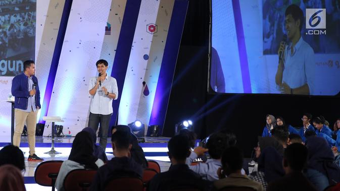 CEO Brodo Yukka Harlanda menjadi pembicara dalam acara Emtek Goes To Campus (EGTC) 2018 di Universitas Gajah Mada, Yogyakarta, Rabu (17/10). Yukka Harlanda berbagi cerita bagaimana cara berbisnis. (Liputan6.com/Herman Zakharia)