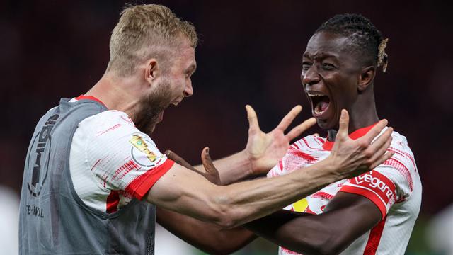 Foto: Lalui Laga Dramatis, Berikut Momen Suka Cita RB Leipzig Saat Juarai Piala Liga Jerman