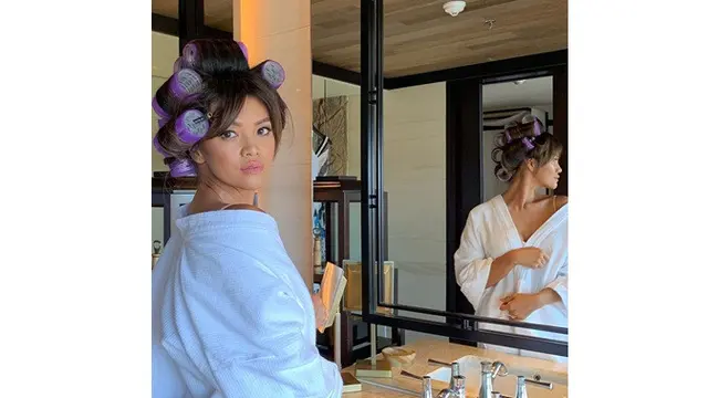 6  Potret Farah Quinn Tanpa Makeup, Awet Muda di Usia 40 Tahun