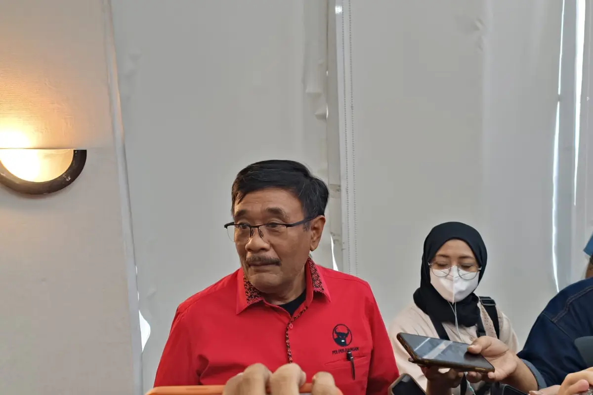Ketua DPP PDIP Djarot Saiful Hidayat mengaku partainya belum mengetahui informasi bergabungnya Kaesang Pangarep ke PSI.