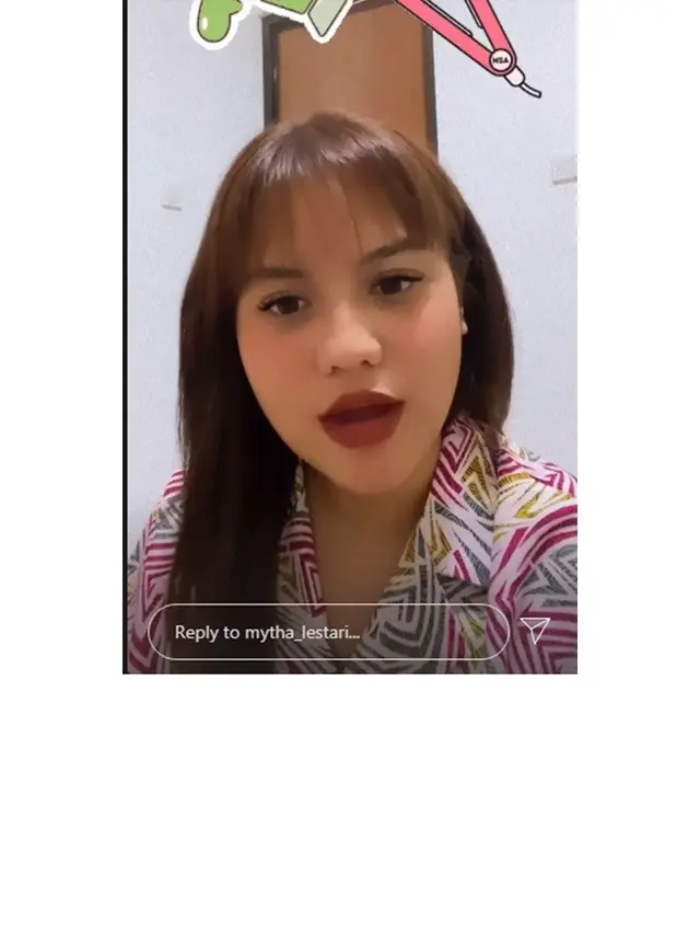 6 Potret Terbaru Mytha Lestari dengan Rambut Panjang dan Poni, Bikin Pangling