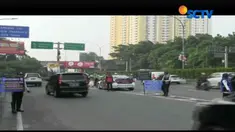Dihari kedua uji coba, masih ada beberapa pengendara yang belum tahu akan sistem ganjil genap.