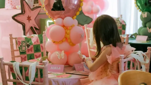 Zalina Putri Raisa dan Hamisha Daud rayakan ulang tahun ke-7 tampil sebagai Gilda. [@raisa6690]