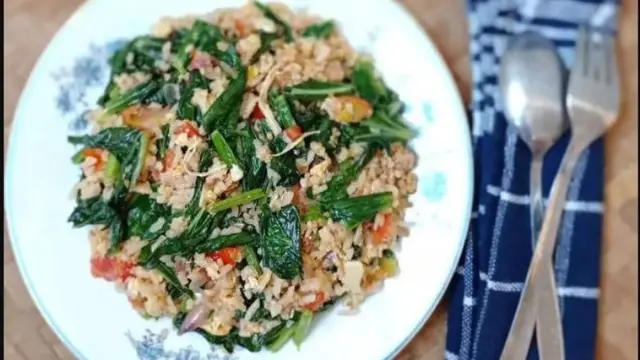 Nasi Goreng Sawi Tomat