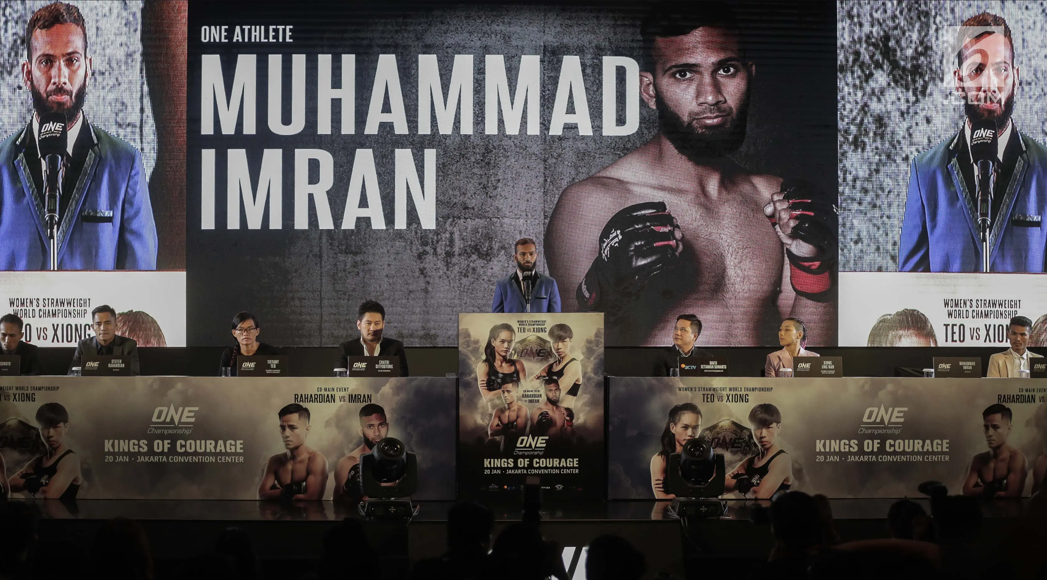 Atlet Martial Art Pakistan Muhammad Imran memberi keterangan saat konferensi pers ONE: Kings of Courage di Jakarta, Kamis (18/1). (Liputan6.com/Faizal Fanani)